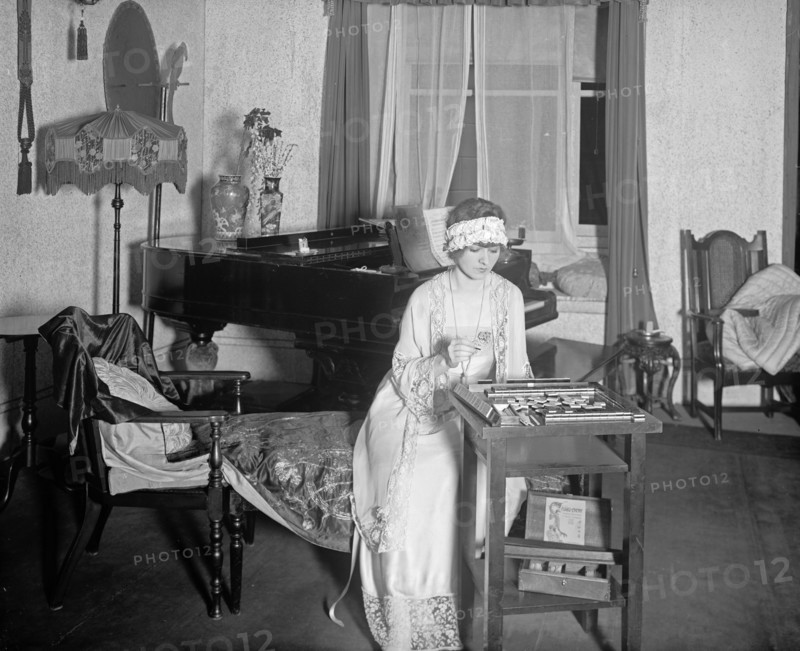 Kay Hammond (American actress) between 1910 and 1920