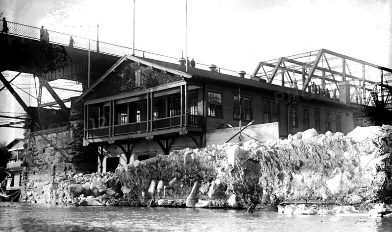 Potomac flood & ice, Georgetown, Washington D.C. ca. between 1909 and 1940