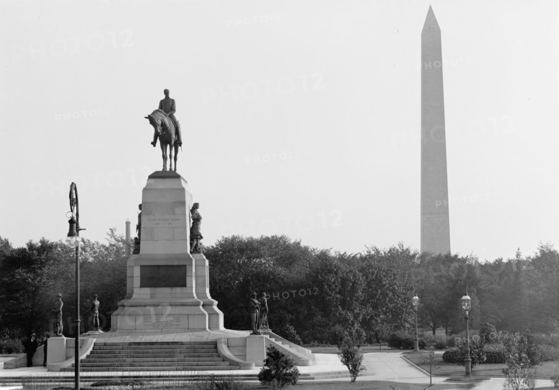 Sherman statue & Washington. Monument ca. between 1909 and 1923