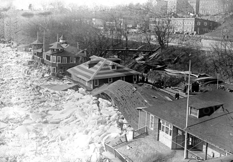 Potomac flood & ice in Washington, D.C. ca. between 1909 and 1940