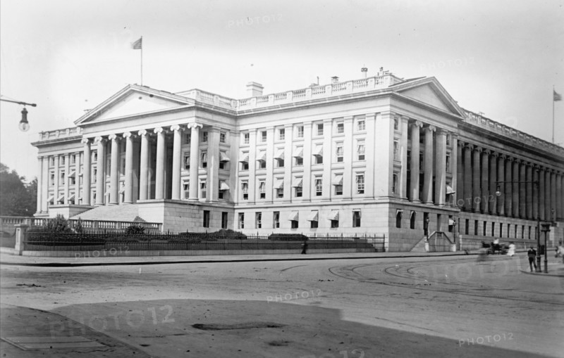 Treasury Department building in Washington D.C. ca. between 1909 and 1919