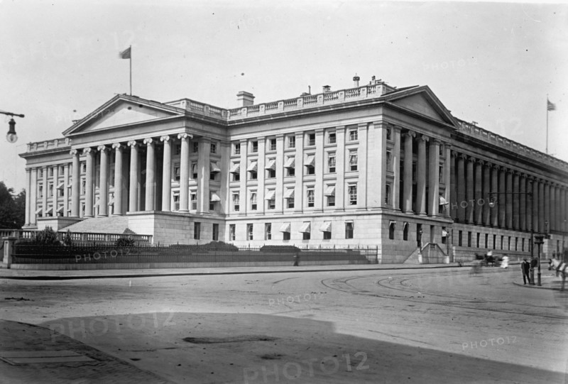 Treasury Department building in Washington D.C. ca. between 1909 and 1919