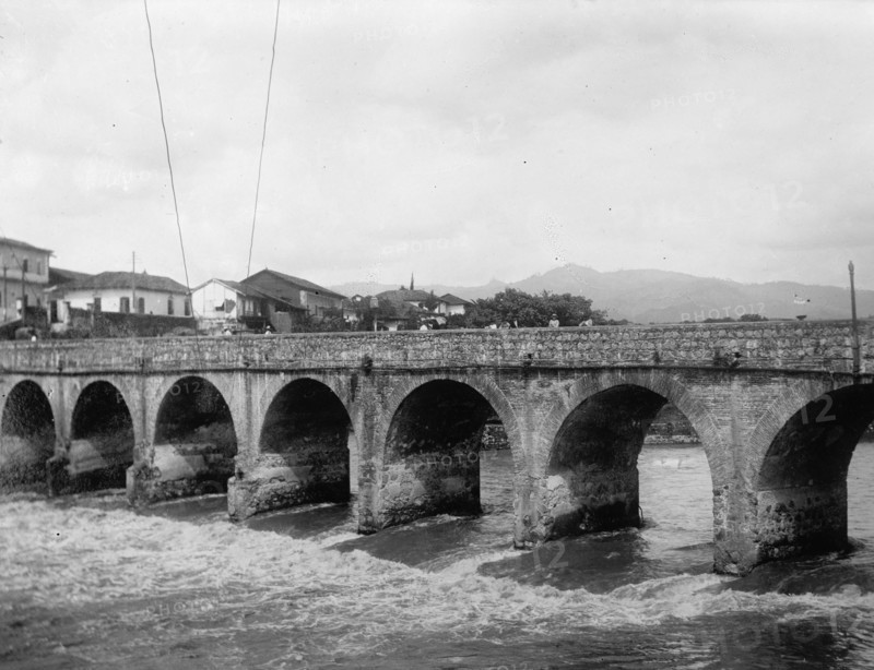 Bridge construction, Tegucigalpa & Comayaguela, Honduras ca. between 1909 and 1919