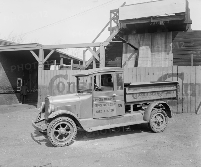 Semmes Motor Company, Consumer's Company truck ca. between 1909 and 1940