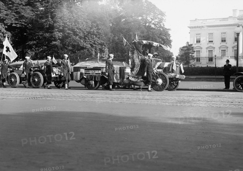 Red Cross parade, May 1918, marching past White House ca.  May 1918