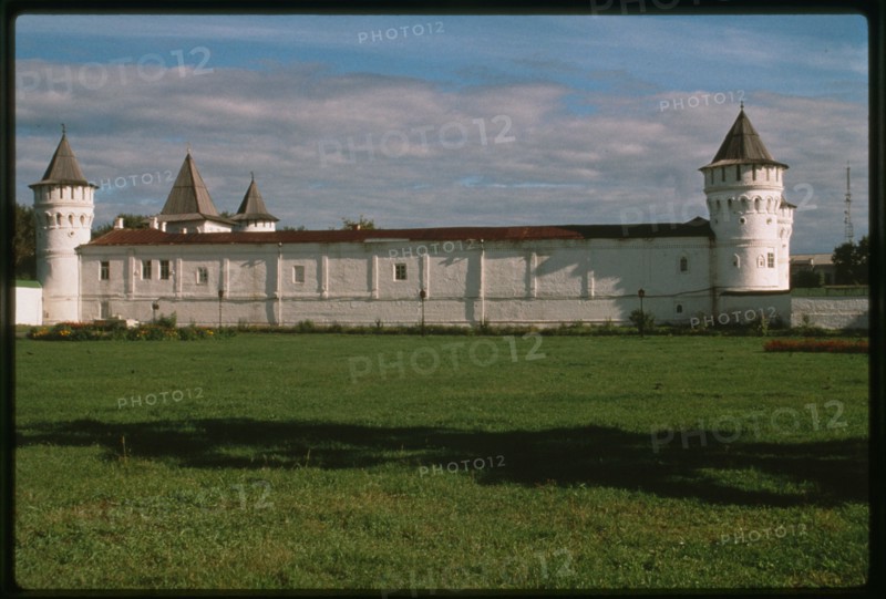 Tobol'sk kremlin, Merchants' Court (Gostinnyi Dvor), (1703-05), south view, Tobol'sk, Russia 1999.