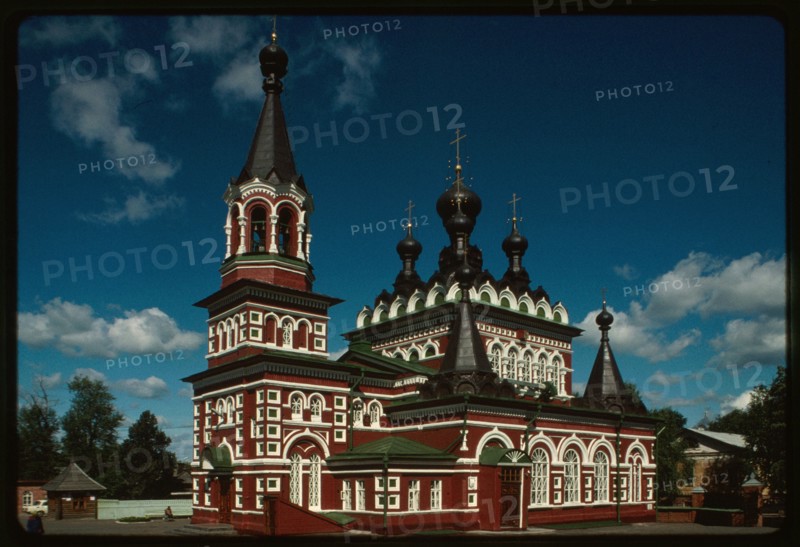 Cathedral of St. Seraphim (1907), southwest view, Viatka, Russia 1999.
