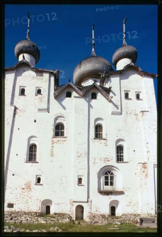 Monastery, Cathedral of the Transfiguration of the Savior (1558-1566), south facade, Solovetskii Island, Russia; 1998