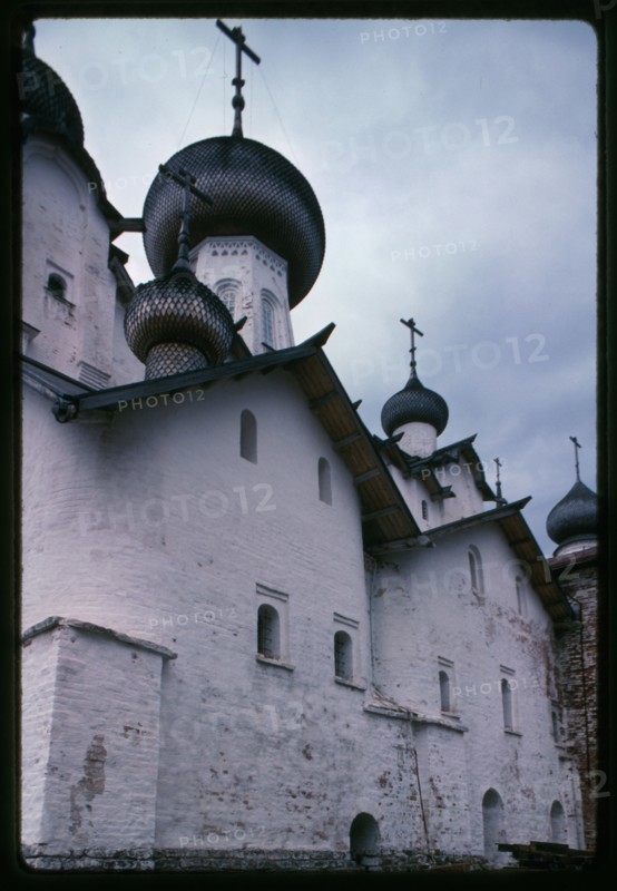 Monastery, Cathedral of the Transfiguration of the Savior (1558-1566), east facade, Solovetskii Island, Russia; 1998