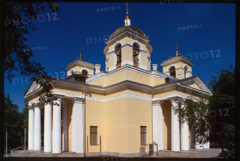 Cathedral of St. Alexander Nevsky (1826-32), southwest view, Petrozavodsk, Russia; 2000