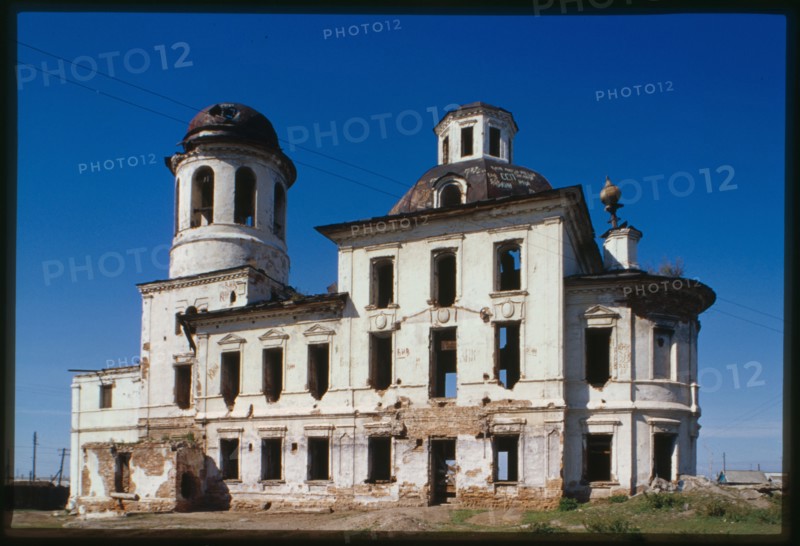 Church of the Kazan Icon of the Virgin (1809-11), south facade, Tvorogovo, Russia; 2000