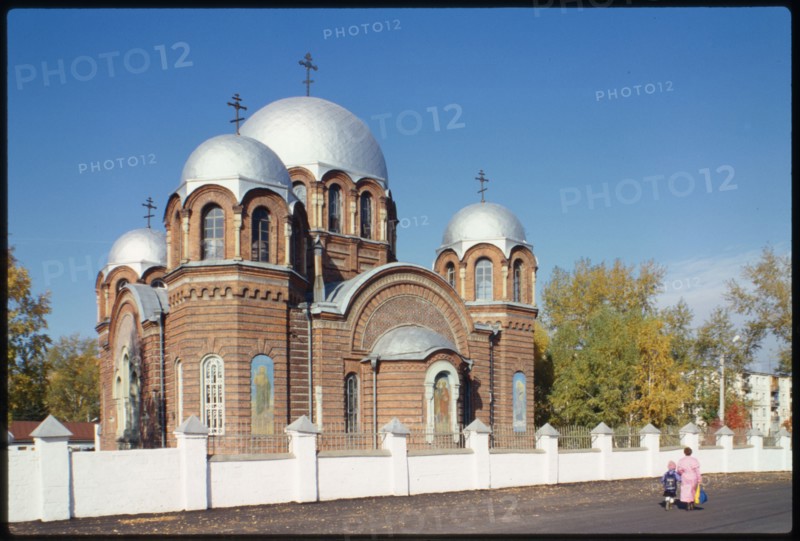 Cathedral of Saints Peter and Paul (1911), southeast view, Tomsk, Russia; 1999