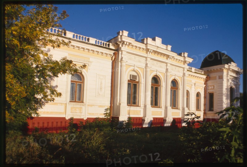 Batiushkin Mansion (1902), Omsk, Russia 1999.