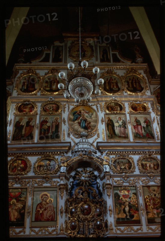 Church of the Epiphany (1687-95), interior, east view with icon screen, Solikamsk, Russia 1999.