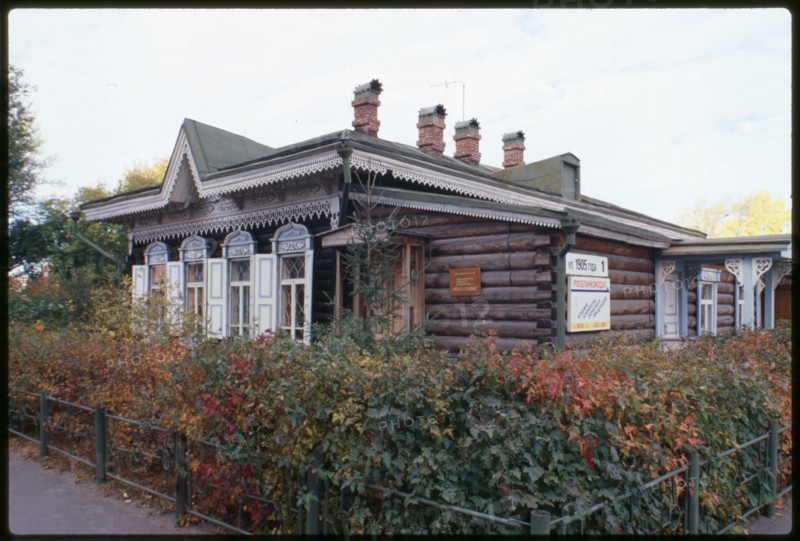 Log house, 1905 Street #1 (about 1900), Novosibirsk, Russia 1999.