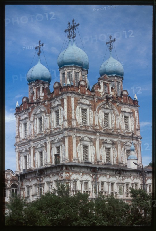 Church of the Presentation of the Virgin (1688-93), southwest view, Sol'vychegodsk, Russia 1999.