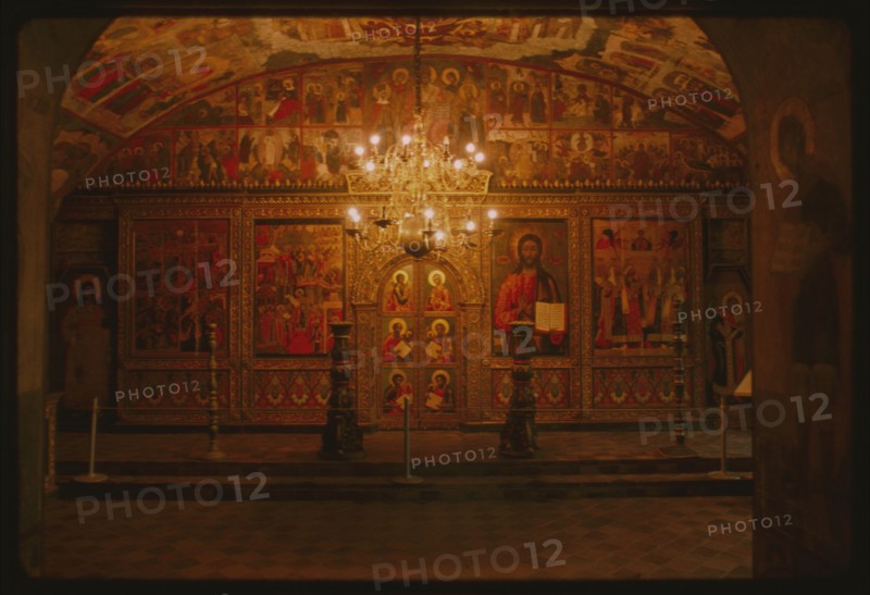 Church of Elijah the Prophet (1647-50), interior, Chapel of the Deposition of the Robe, view east with icon screen, Yaroslavl', Russia; 1992