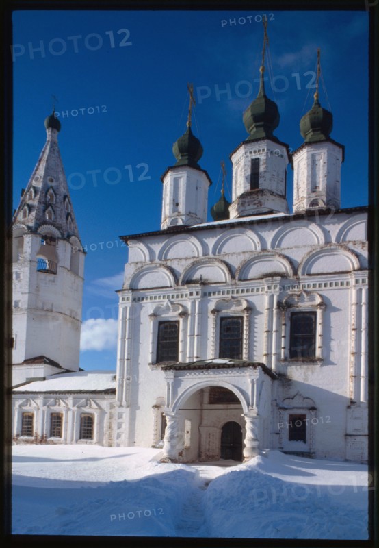 Church of St. Dmitrii (1700-09, 1739-47), at Dymkova Sloboda, south view, Velikii Ustiug, Russia 1998.