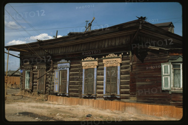 Platonov house (Krupskaia Street 3/5; Chepalov Street facade), (1916), Yakutsk, Russia; 2002