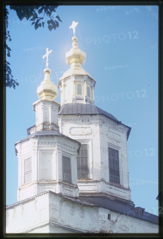 Dormition Cathedral (1652-63, 1728-32), northeast view, cupola detail, Velikii Ustiug, Russia 1998.