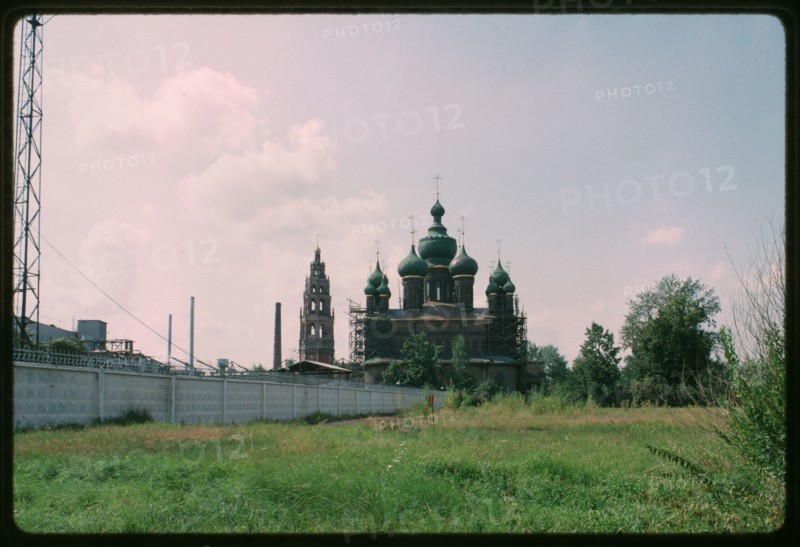 Church of John the Baptist at Tolchkovo (1671-87), east view, one of the greatest monuments of 17th century Russian architecture, Yaroslavl', Russia; 1994