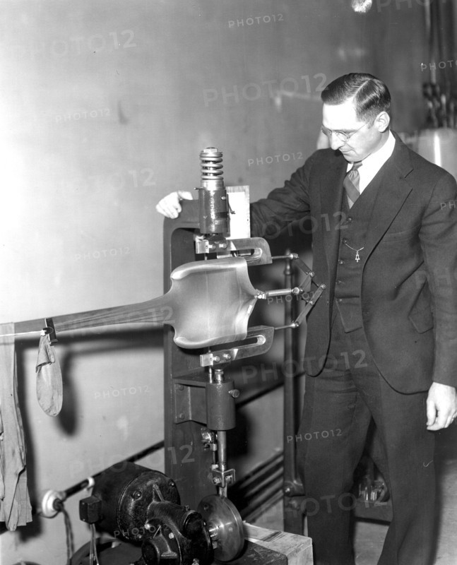 Machine for testing the strength of women's tights, 1945