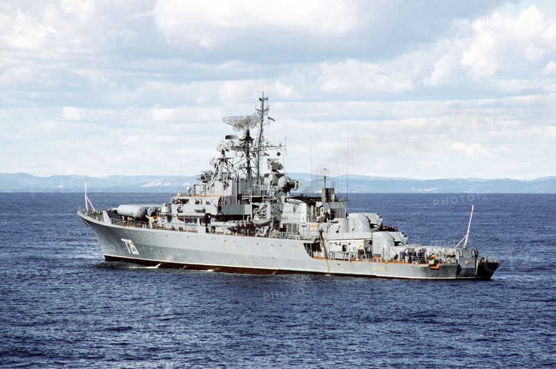 Port quarter view of the Soviet Krivak class frigate DRUZHNYY