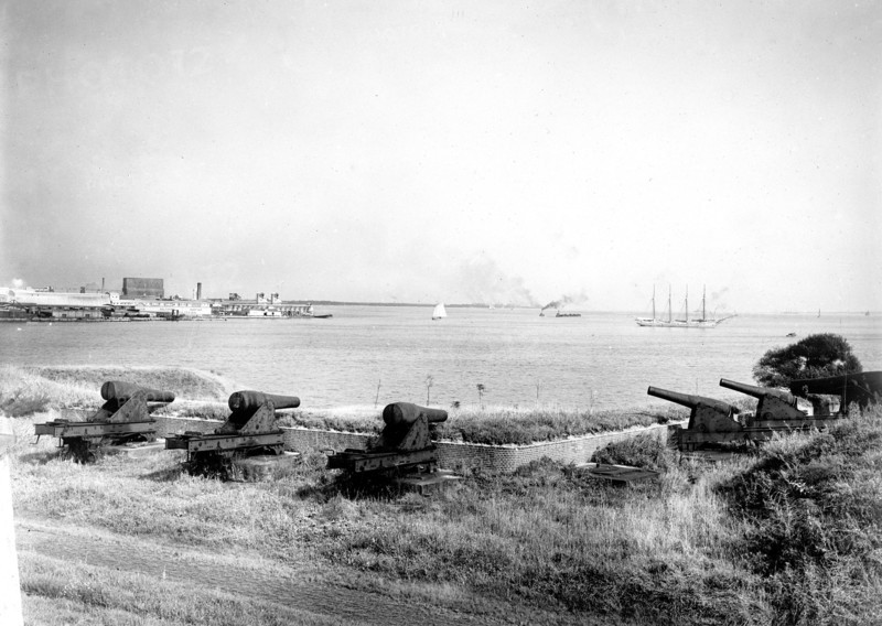 Cannons at Fort McHenry ca. 1914