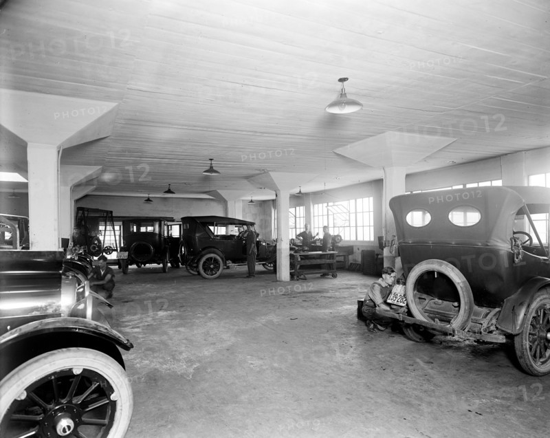 Oakland Automobile dealership garage and mechanics