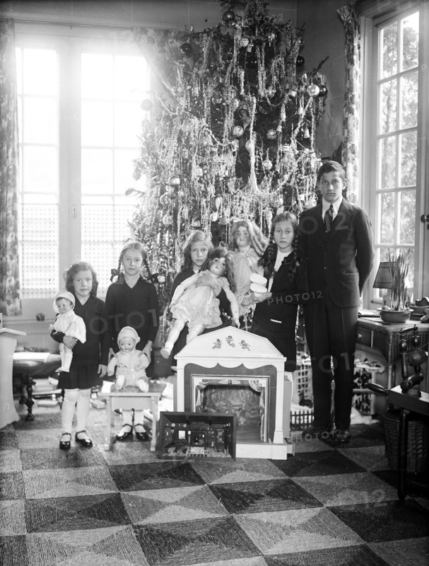 The children of Senator James Davis and Mrs. James J. Davis