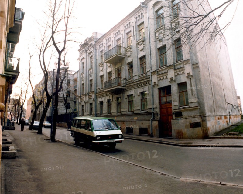 U.S. embassies consulates and chancery buildings