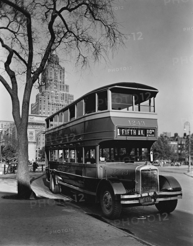 1930s New York City - Fifth Avenue Bus, Washington Square, Manhattan ca. 1936