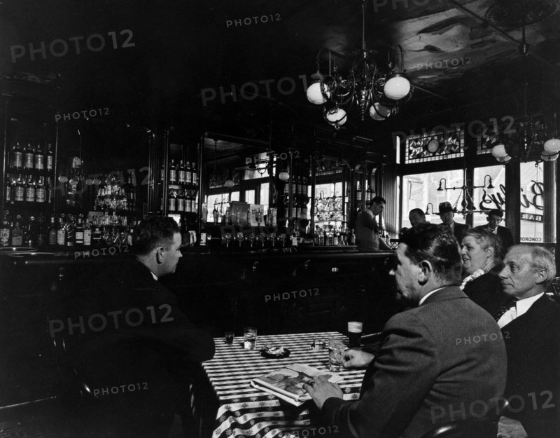 1930s New York City - 56th Street and First Avenue [Billie's Bar], Manhattan ca. 1936