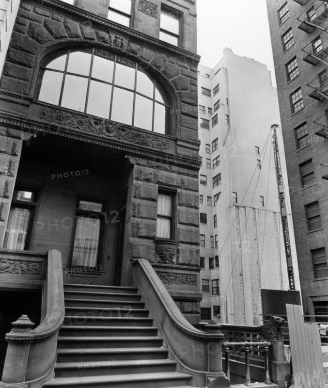 1930s New York City - Brownstone front and skyscraper, 4 East 78th Street, Manhattan ca. 1938
