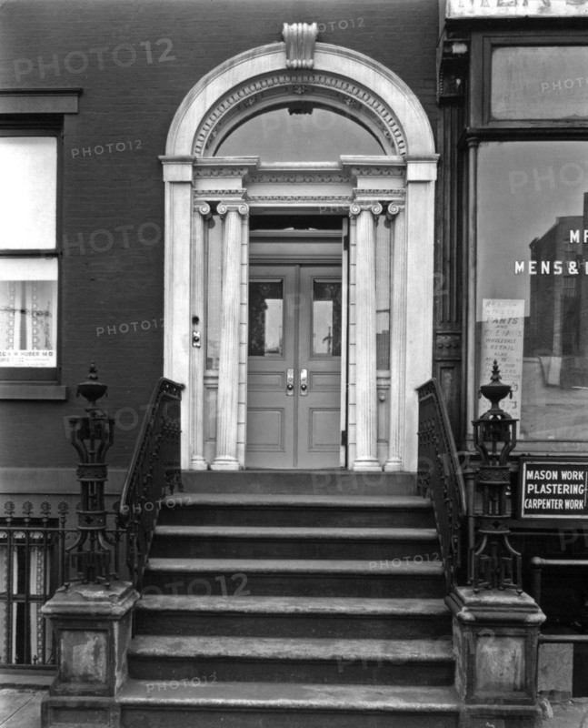 1930s New York City - House on East Broadway no. 113, Manhattan ca. 1936