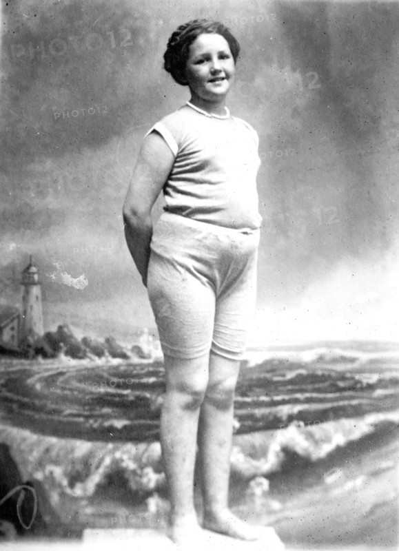 Helen Saunders ca. 1910-1915