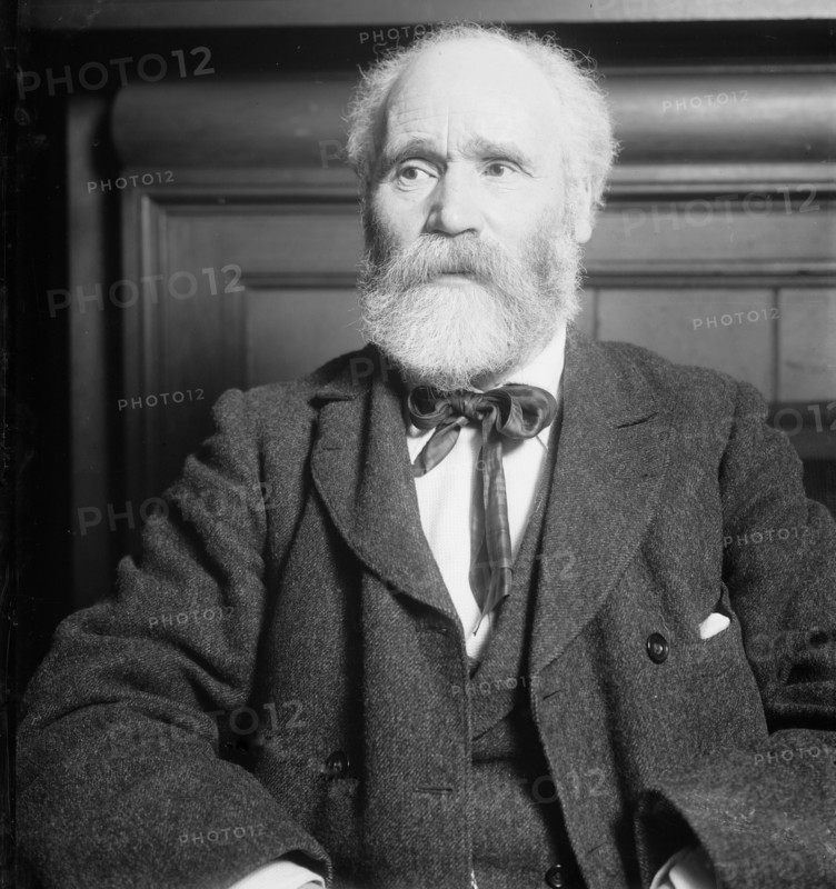 Keir Hardie, portrait bust 1909