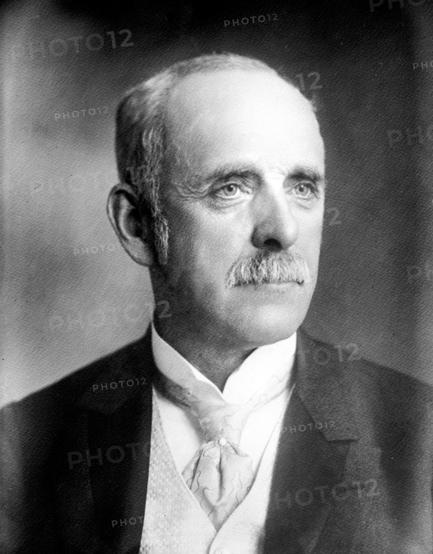 Leslie Shaw, portrait