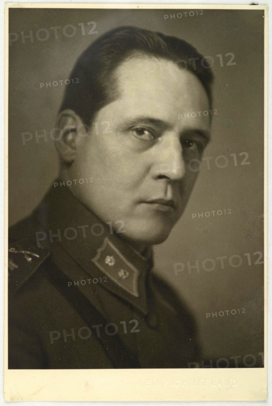 Portrait of lieutenant Jorma Gallen-Kallela
