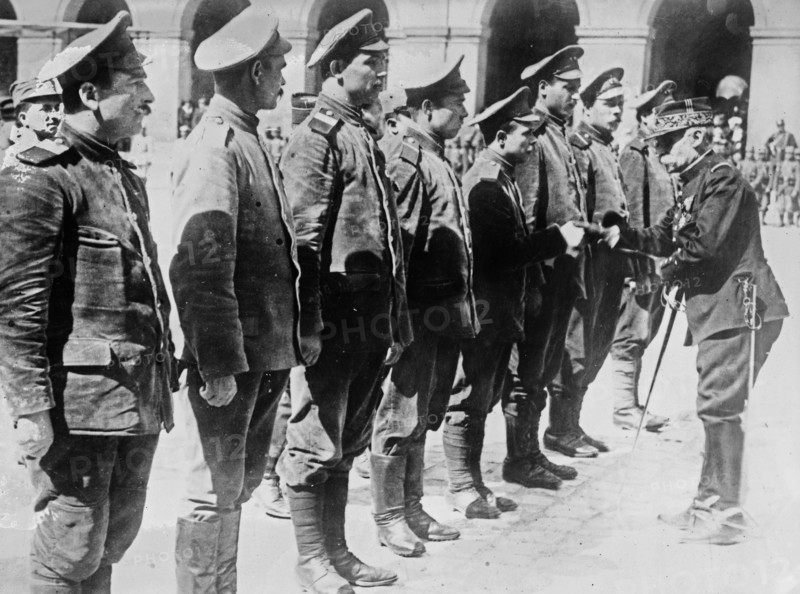 General Cousin decorates Russian prisoners at the Invalides ca. 1915