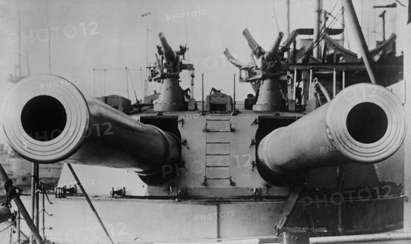 A pair of 12' guns -- Broadside of HMS DREADNOUGHT ca. 1910-1915