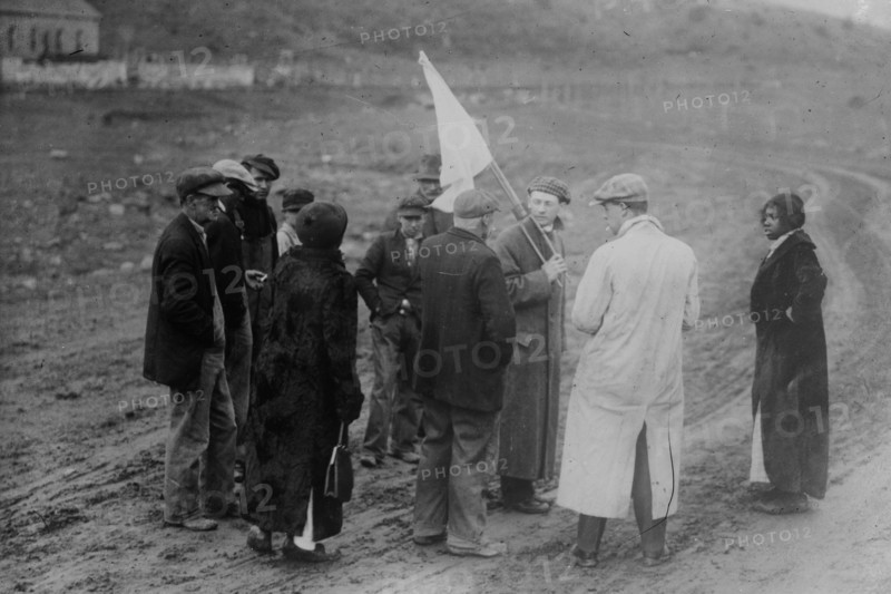 Colorado Coalfield Miners Strike of 1913-1914 - Forbes, Colo. -- Correspondents under flag of truce