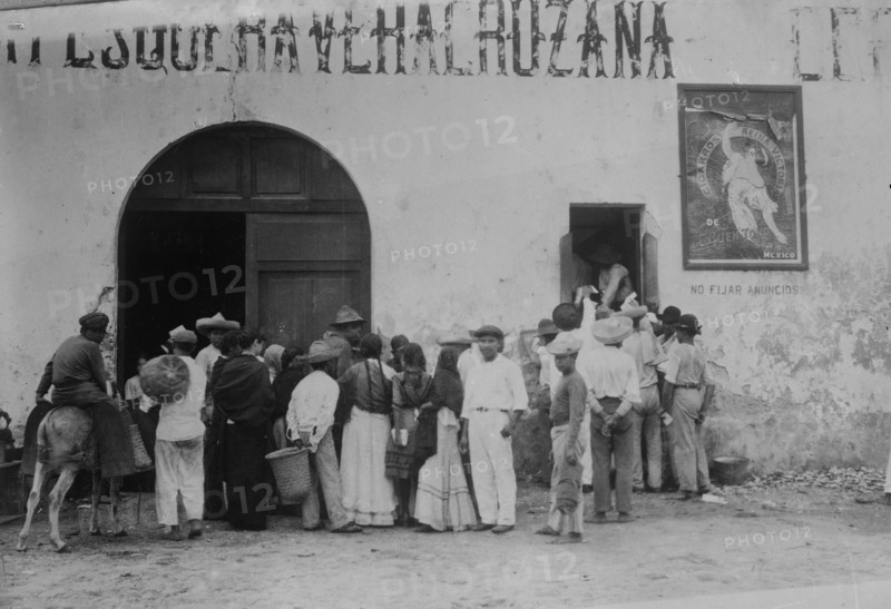 Mexicans in bread line during the U.S. occupation of Veracruz, Mexico which took place during the Mexican Revolution ca. 1914