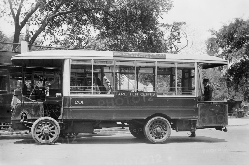 Fifth Avenue Bus in New York ca. 1910-1915