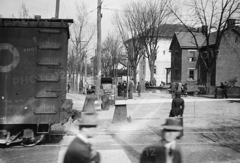 Flooded streets in Cincinnati - 1913
