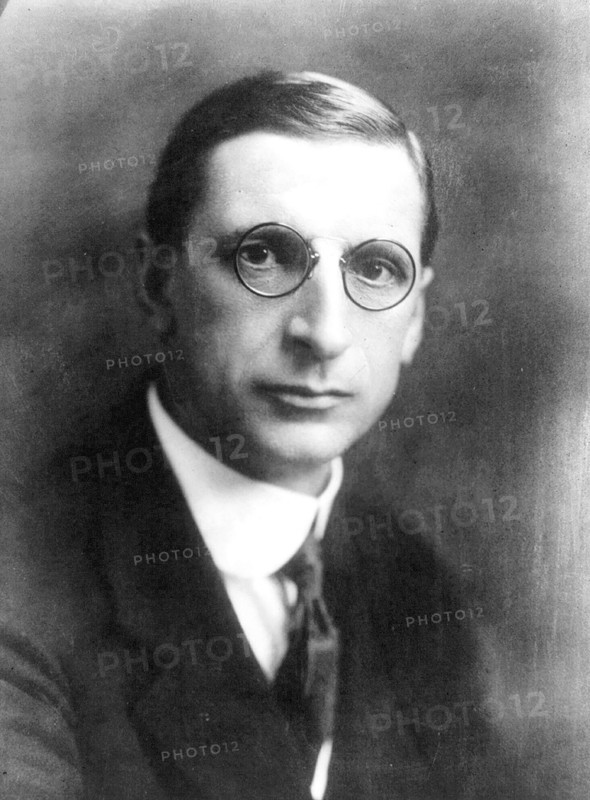 Eamonn De Valera, head-and-shoulders portrait, facing front ca. 1922-1930