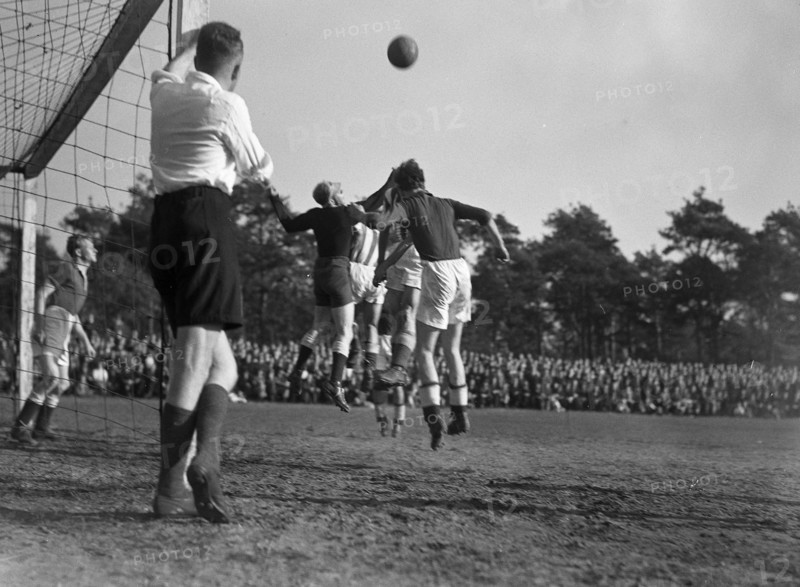 1940s Men's soccer match - Wageningen against AGOVV October 10, 1947 in Gelderland, Wageningen