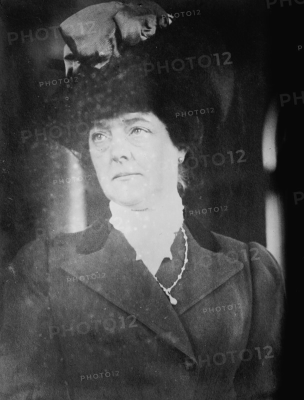 Mrs. Burke Roche ca. 1910-1915