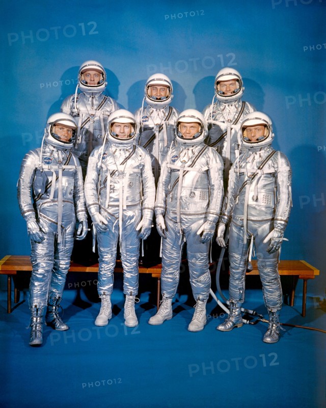 ASTRONAUT GROUP - PORTRAIT - SUITED ca. 1962