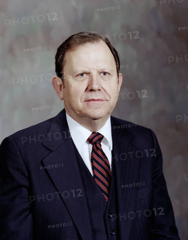 Official Portrait of Dr. William R. Lucas served as Marshall Space Flight Center Director from June 15, 1974 until July 3, 1986, when he retired after thirty-four years of civil service. ca. 1984